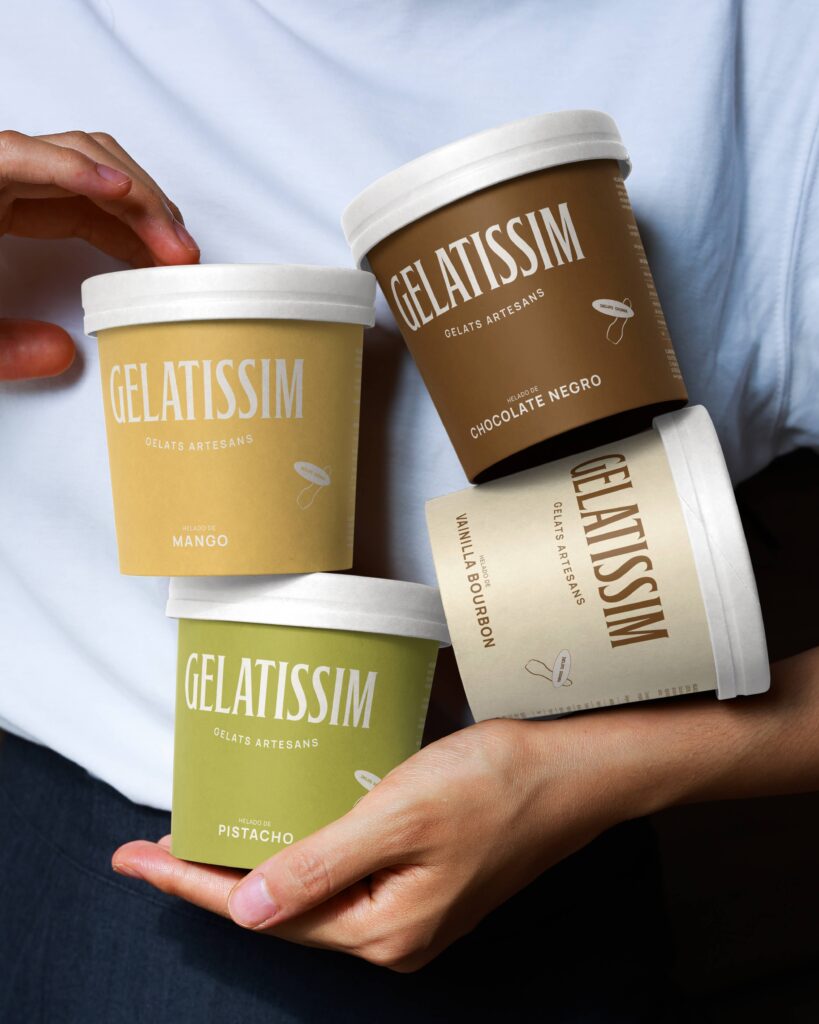 Packaging de Gelatissim con distintos sabores de helado artesano y una identidad visual cálida, moderna y sofisticada.