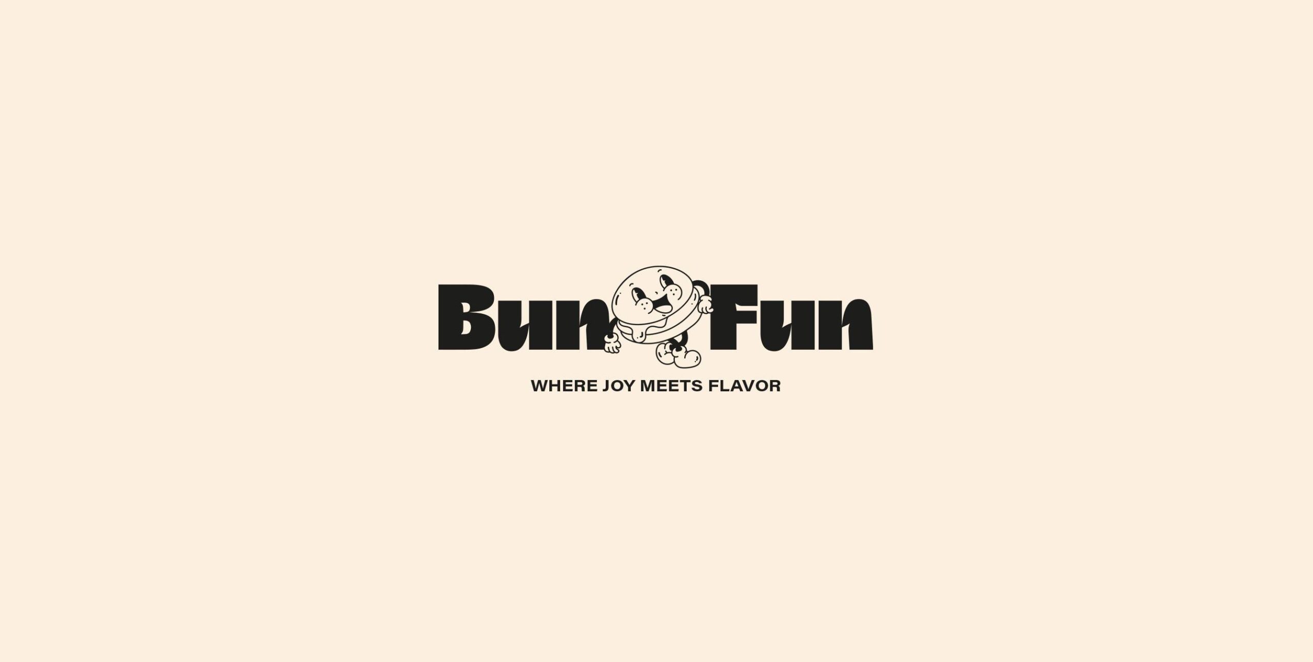 Logotipo principal de BunFun: diseño tipográfico de estilo "chubby" acompañado de la mascota del personaje hamburguesa sobre un fondo crema.