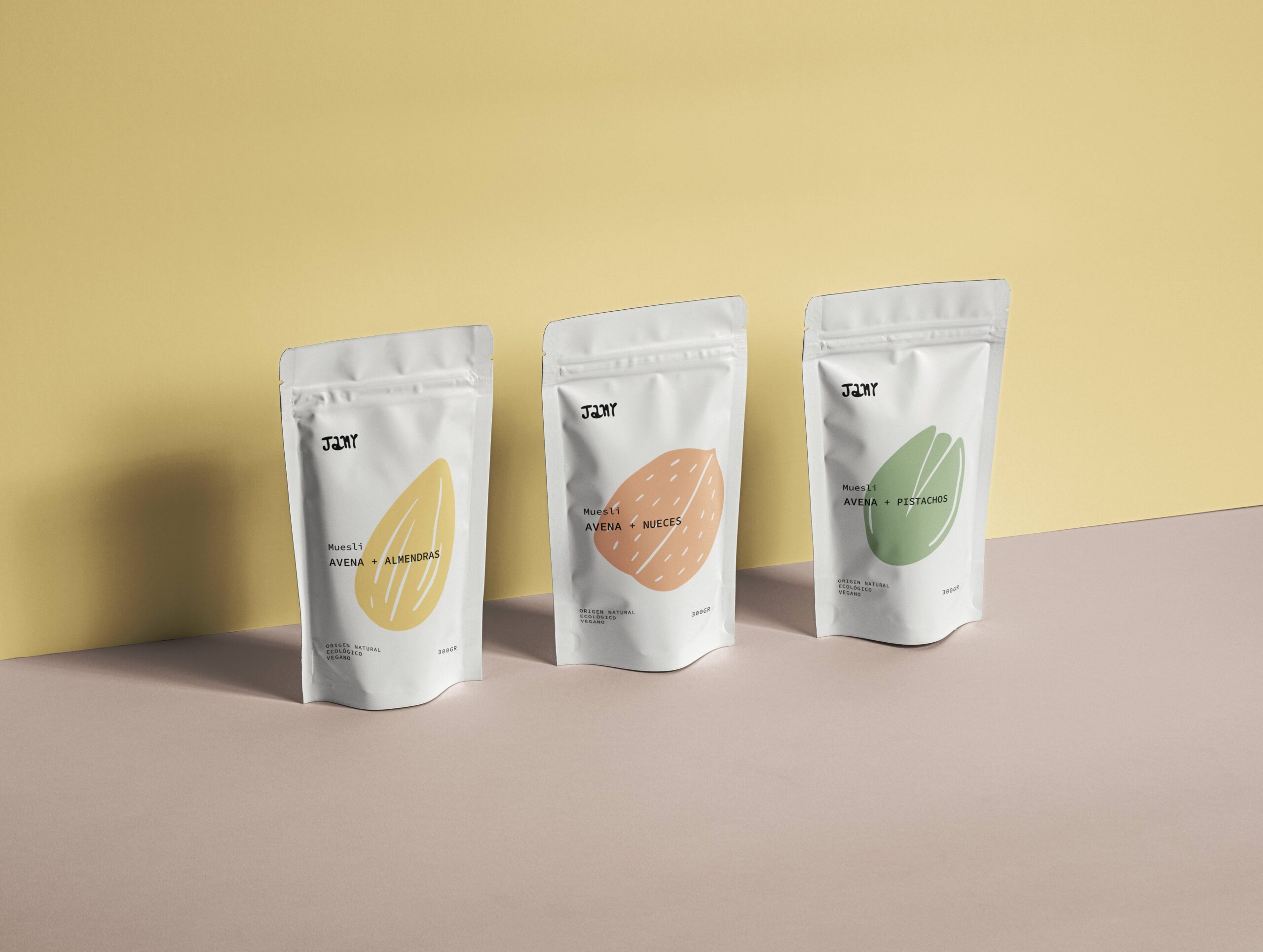 Colección de packaging Jany para muesli ecológico en variedades avena y almendras, nueces y pistachos.